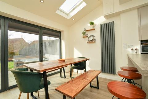 35 Regent Drive, Easingwold, York, YO61 3QX