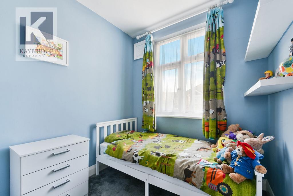 Chalgrove Avenue, Morden - SM4 5 RB