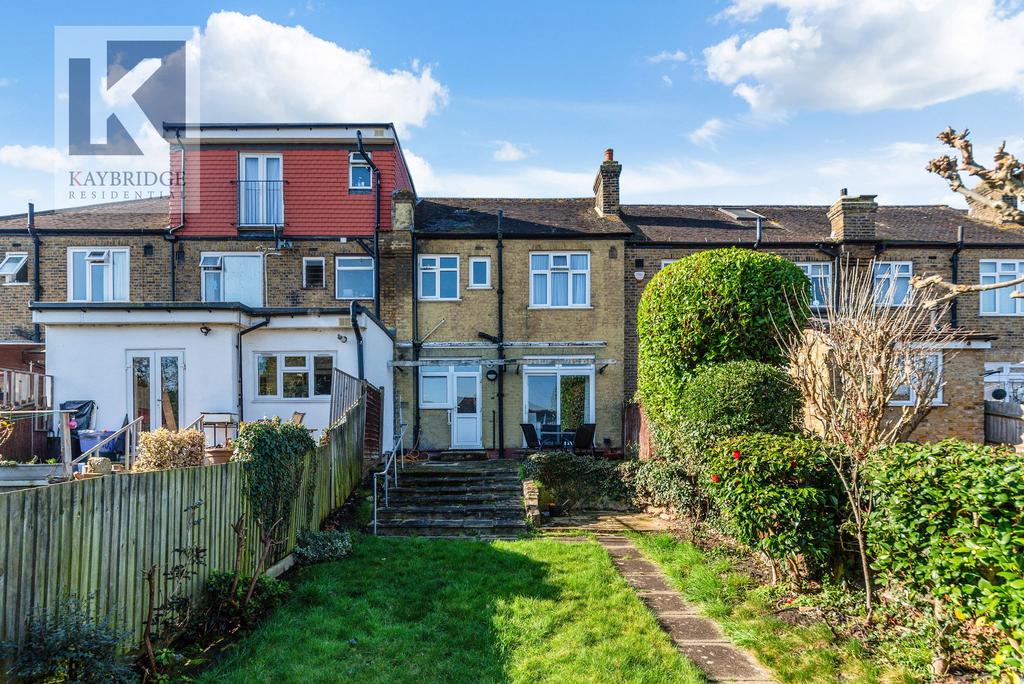 Chalgrove Avenue, Morden - SM4 5 RB