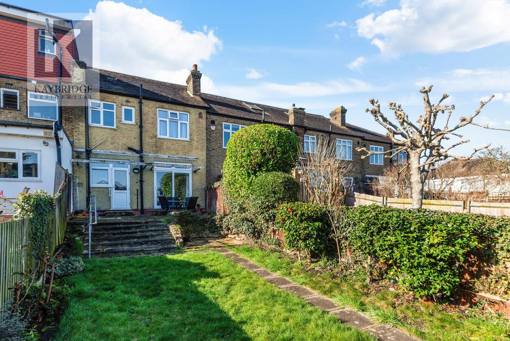 Chalgrove Avenue, Morden - SM4 5 RB