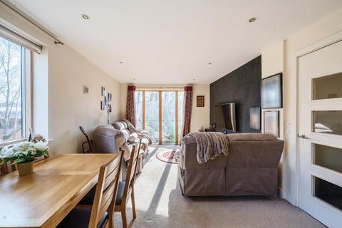 2 bedroom flat for sale, High Wycombe,  Buckinghamshire,  HP11