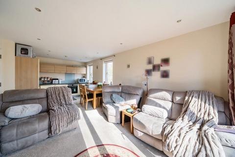 2 bedroom flat for sale, High Wycombe,  Buckinghamshire,  HP11