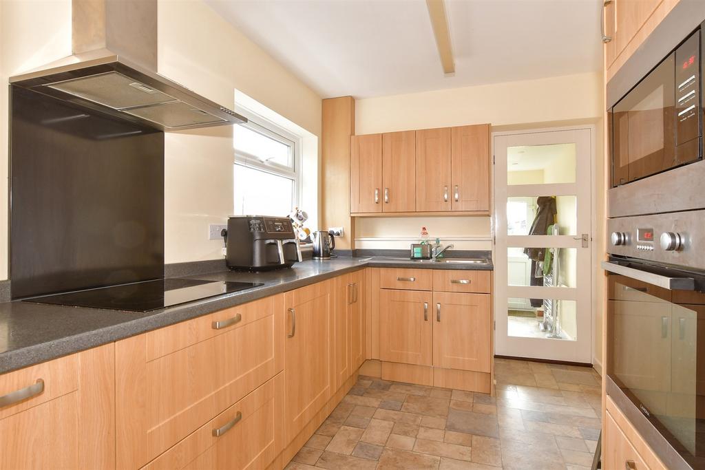 Istead Rise, Istead Rise, Kent 4 bed semi-detached house for sale - £ ...