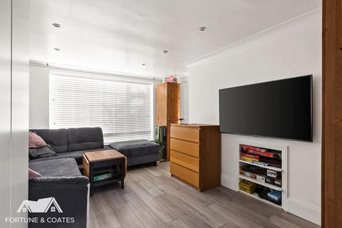 12 Jerounds, Harlow, CM19 4HE