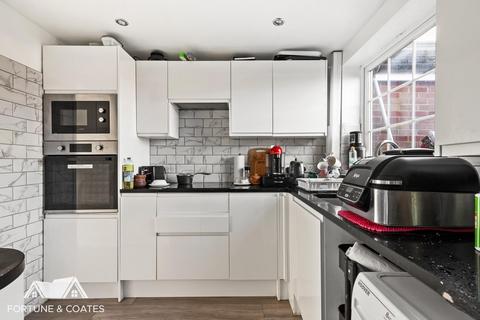 12 Jerounds, Harlow, CM19 4HE
