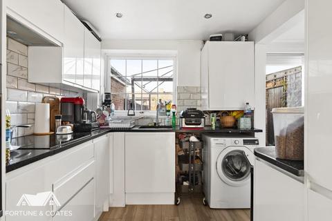 12 Jerounds, Harlow, CM19 4HE