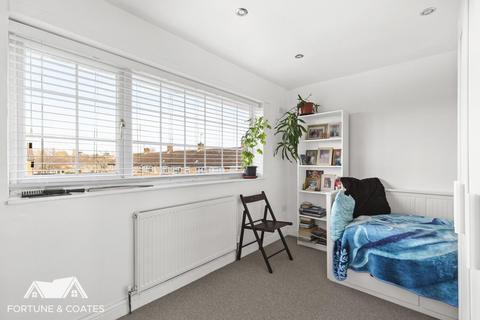 12 Jerounds, Harlow, CM19 4HE