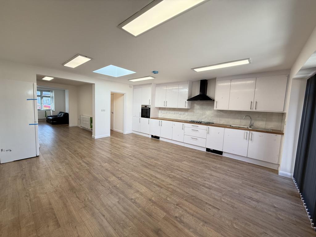11 Burnham Gardens