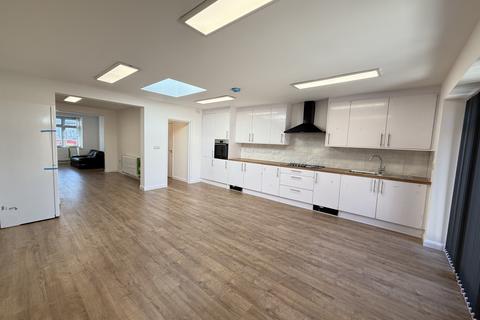 undefined, Burnham Gardens, Hounslow TW4