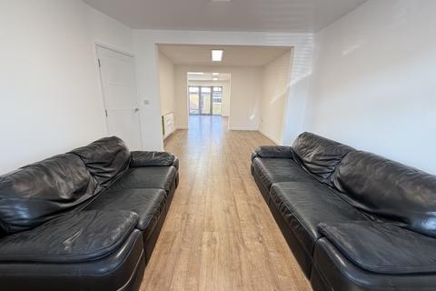 undefined, Burnham Gardens, Hounslow TW4