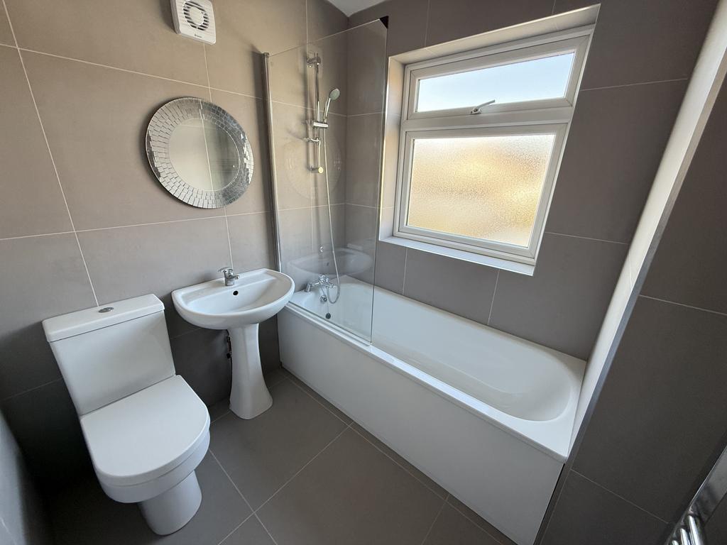 Main bathroom