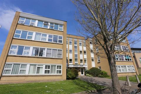 2 bedroom flat to rent, Aynsley Court, Wilbury Avenue, Hove