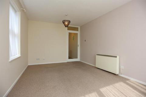 2 bedroom flat to rent, Aynsley Court, Wilbury Avenue, Hove