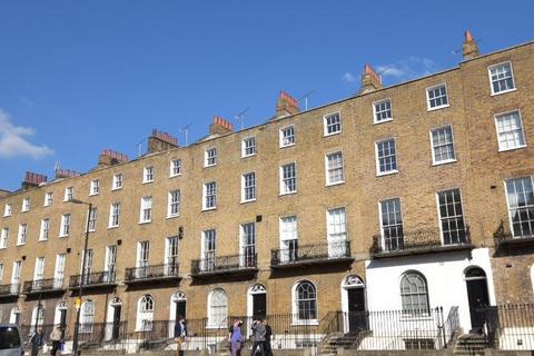 2 bedroom apartment to rent, 2 bed Garden Flat