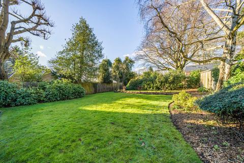 2 bedroom flat for sale, Broadlands Road, Highgate, London, N6
