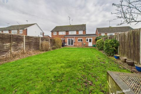 4 bedroom semi-detached house for sale, Wymering Road, Aylesbury, Buckinghamshire