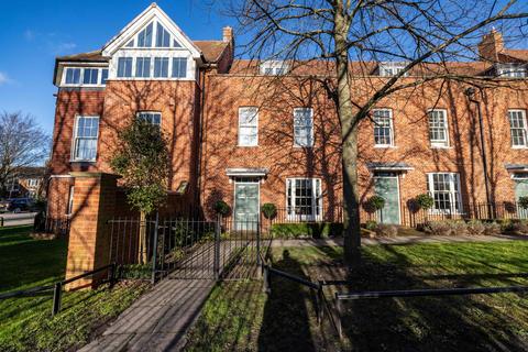 4 bedroom townhouse for sale, Old Ruttington Lane, Canterbury, CT1