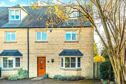 3 bedroom end of terrace house for sale, Mill Road, Yarwell