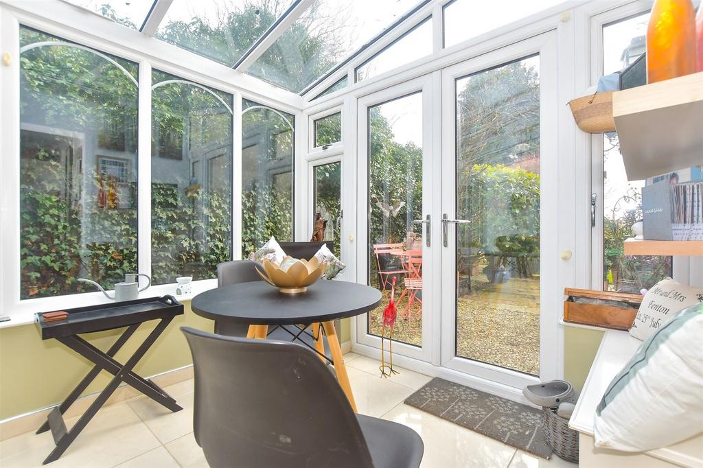 Kitchen/ Breakfast Room