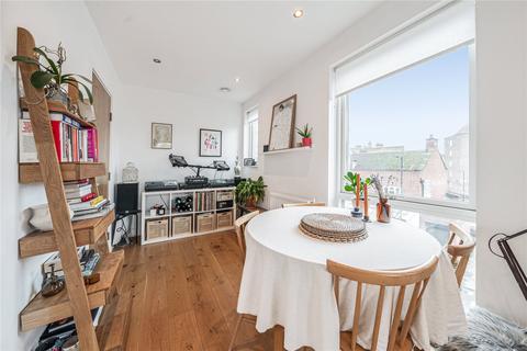 1 bedroom apartment for sale, East Street, London