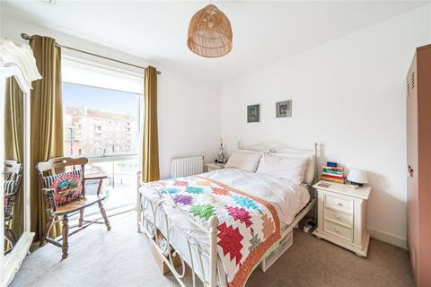 1 bedroom apartment for sale, East Street, London