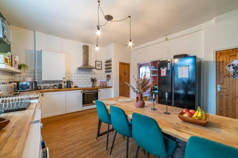 15 Cornwall Avenue, Manchester, M19 2UN