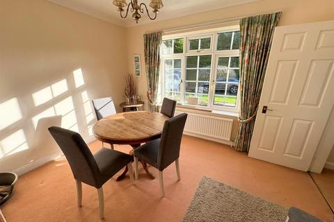 4 bedroom detached house to rent, Aldford Place, Alderley Edge