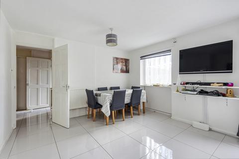 27 Park Barn Drive, Guildford, GU2 8EP