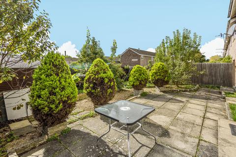 27 Park Barn Drive, Guildford, GU2 8EP