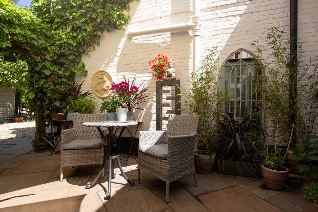 Kitchen Courtyard