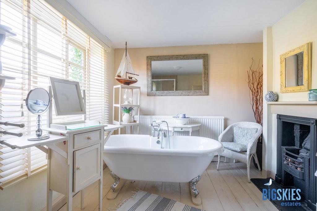 Bedroom 4 Ensuite