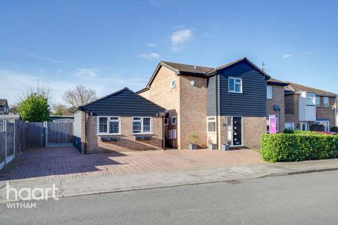 4 bedroom detached house for sale, Constantine Road, Witham