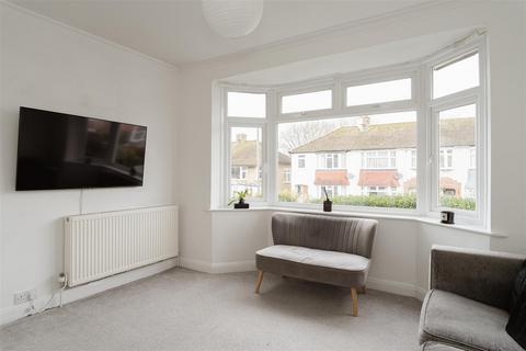 3 bedroom end of terrace house to rent, Prince Albert Square, Redhill