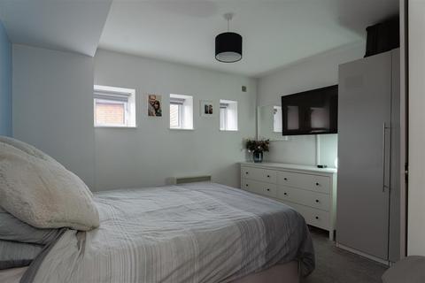 2 bedroom apartment for sale, South Street, Dorking