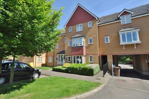 2 bedroom flat to rent, Redoubt Close, Hitchin