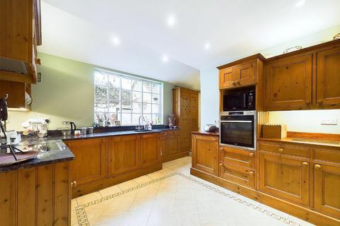 5 bedroom detached house for sale, 138 Dale Road, Matlock DE4