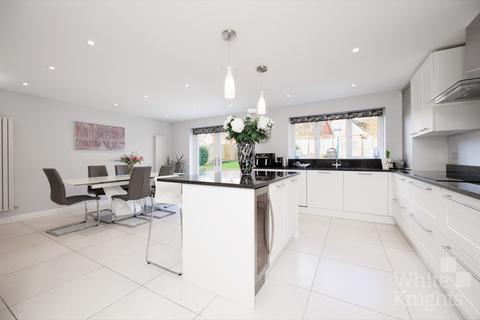 5 bedroom detached house for sale, Sevenoaks Drive, Reading RG7