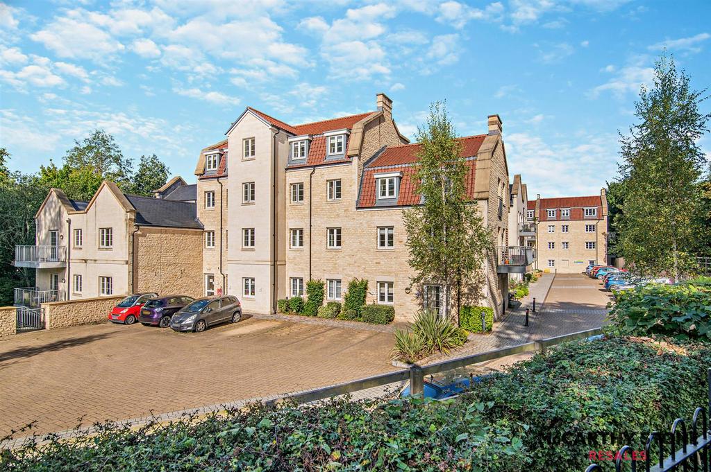 Lambrook Court