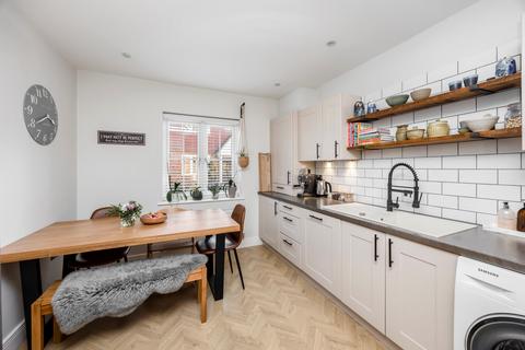 12 Edwards Close, Broadbridge Heath, Horsham, RH12 3PL