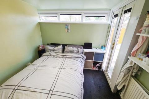 35 Moorside Crescent, Droylsden, Manchester, M43 7HT