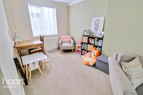 2 bedroom end of terrace house for sale, Ashby Avenue, Lincoln