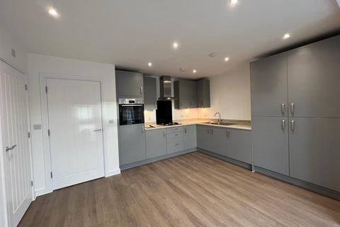 4 bedroom end of terrace house to rent, Trinity Gardens, Brockworth GL3