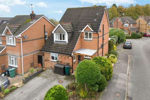 3 bedroom detached house for sale, Birches Crest, Hatch Warren