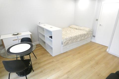 Studio to rent, Tasker House, Wallwood Street, London E14