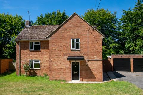 4 bedroom detached house to rent, Leatler Close, Salisbury SP3