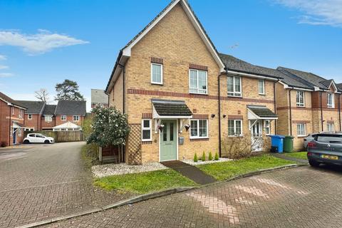 3 bedroom semi-detached house for sale, Maple Avenue, Farnborough, Hampshire