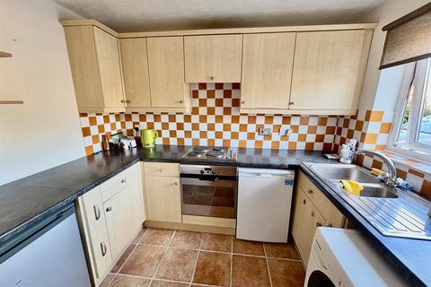 2 bedroom terraced house to rent, Osprey, Orton Goldhay, Peterborough