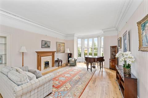 11a Lauder Road, Edinburgh, EH9 2EN