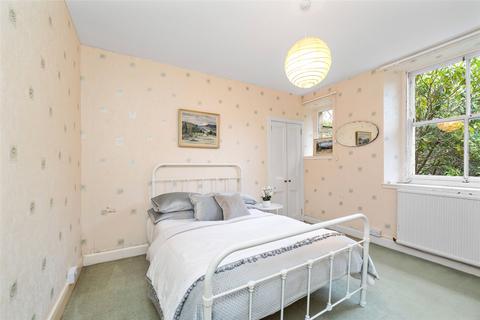 11a Lauder Road, Edinburgh, EH9 2EN