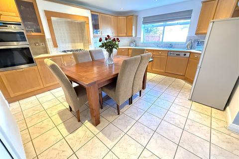 5 bedroom detached house for sale, Walkers Close, Bottesford